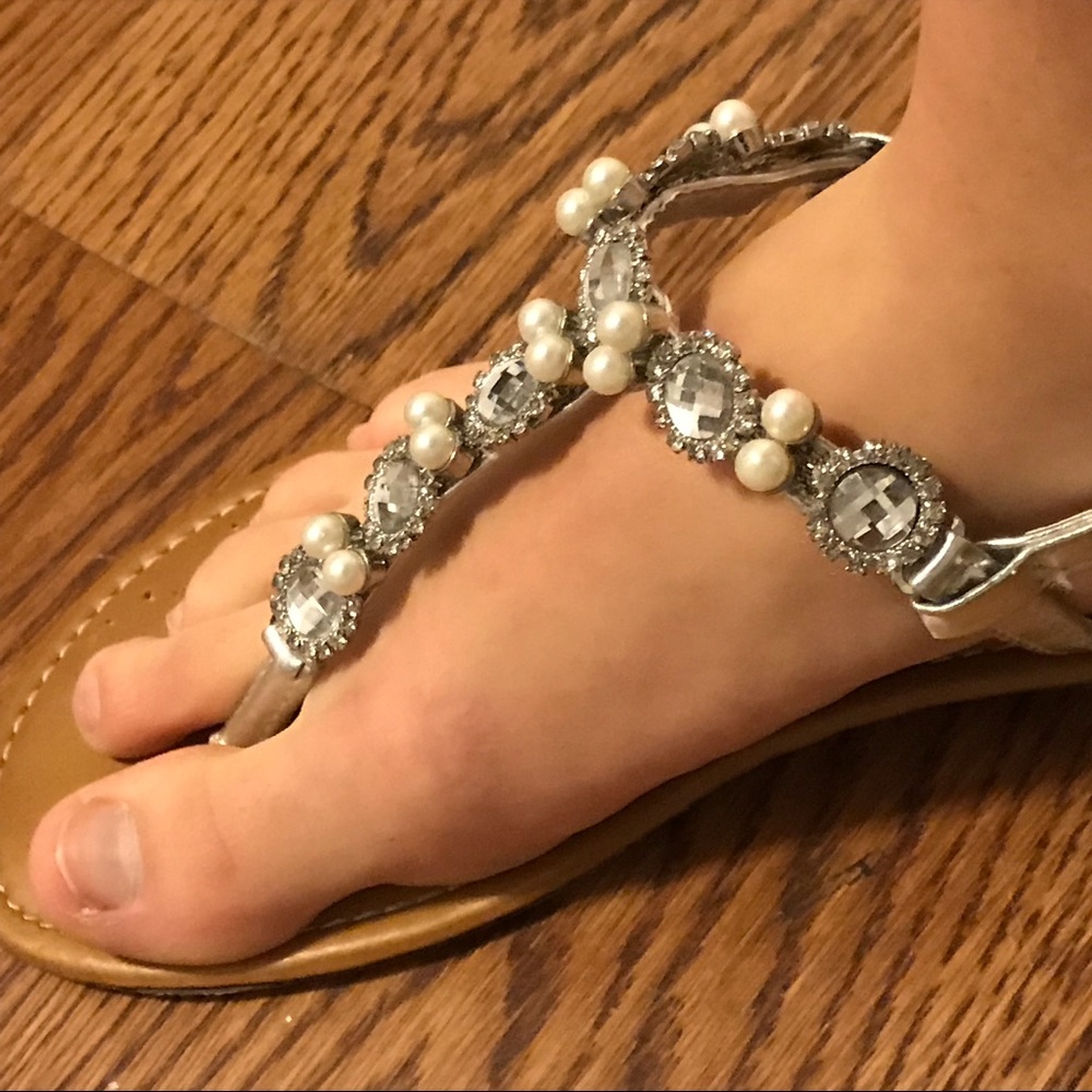 Pearl and Jewel Decorative Sandals